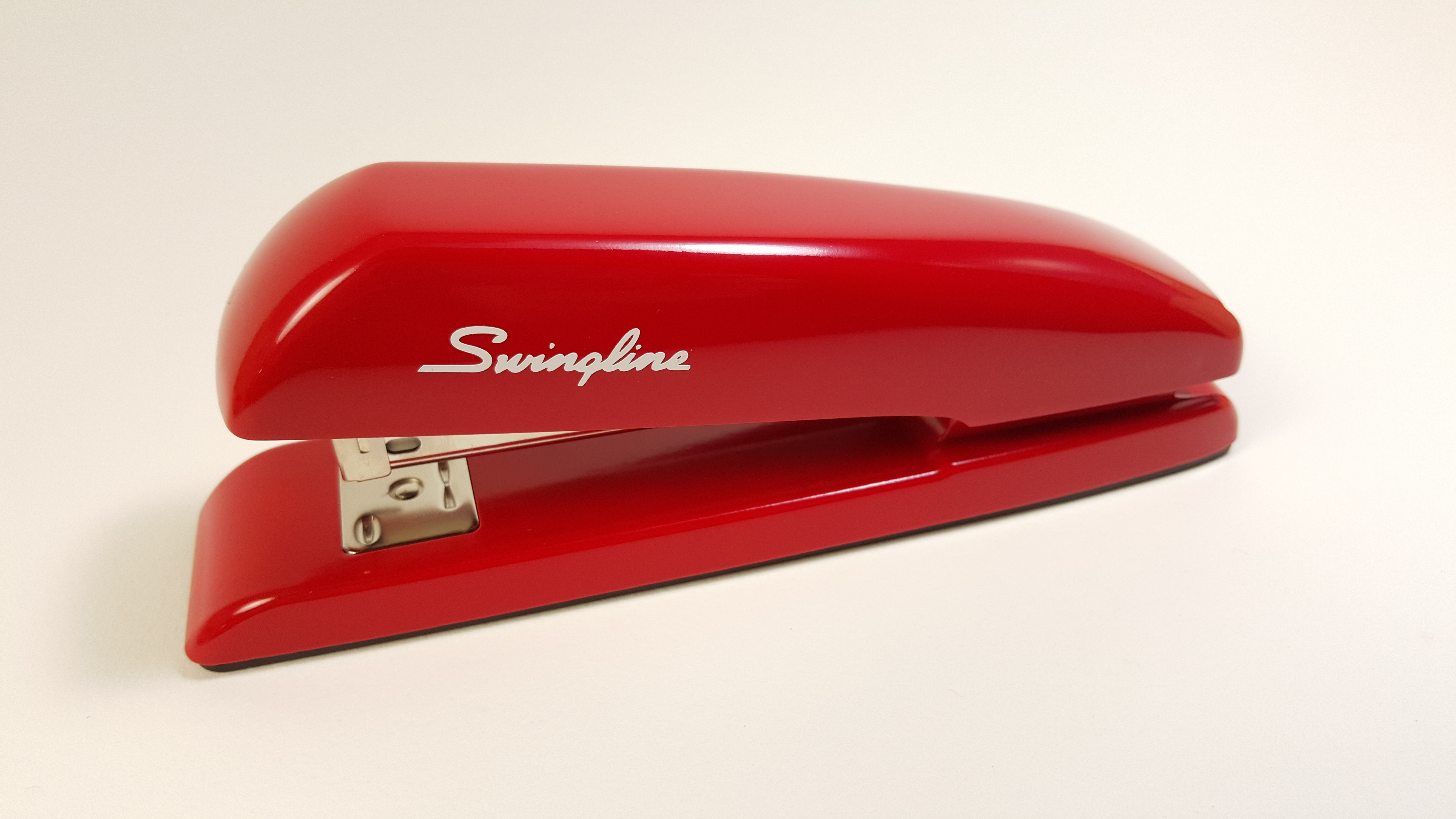 red streamline stapler